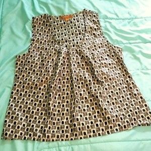 Ellen Tracy Pleated Glass Window Scooped Neckline Muscle Dress Blouse